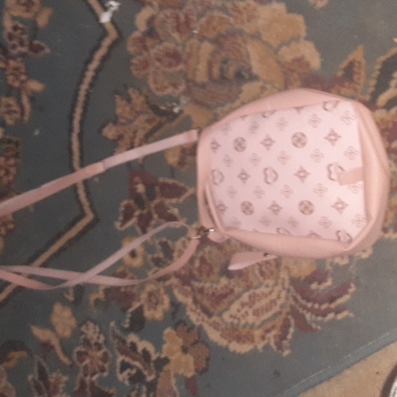 B. Yang bag perfect for you - Picture 2 of 3